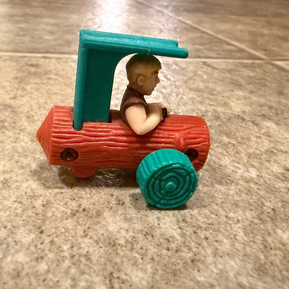 Vintage Flintstones Fred Flintstone Toy Car Ride Mini Figurine Collectible‎